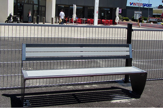 Bench seat in metal for outdoor furniture
